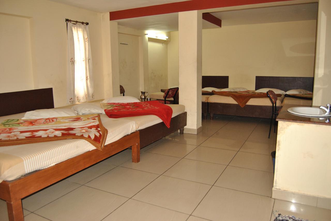 Ezhil Residency Hotel Kodaikanal Exterior photo