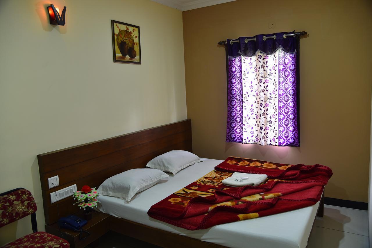 Ezhil Residency Hotel Kodaikanal Exterior photo